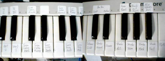 Abbildung 5:Oben sieht man die beschrifteten Tasten auf dem Keyboard. Die insgesamt vier Oktaven wurden zunächst systematisch eingeteilt.
