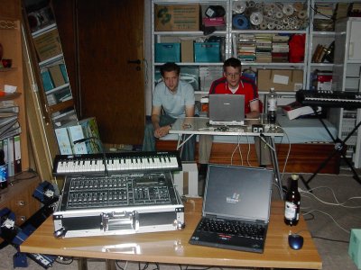 Stefan (rechts) und Daniel beim Erstellen der Lichtshow